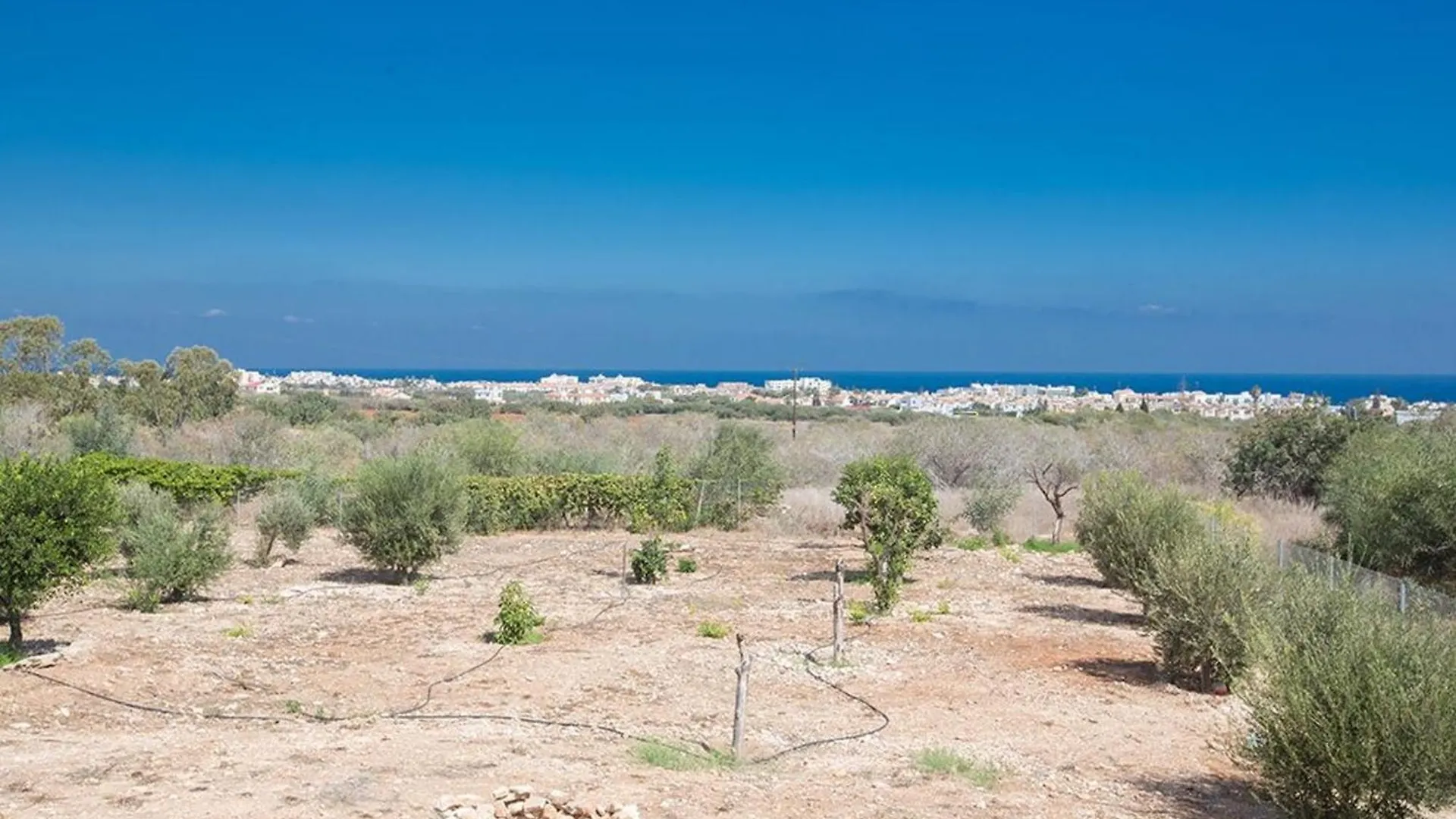 Villa Ioanni Helios - Stunning 4 Bedroom Protaras Villa - Few Minutes Drive To Fig Tree Bay