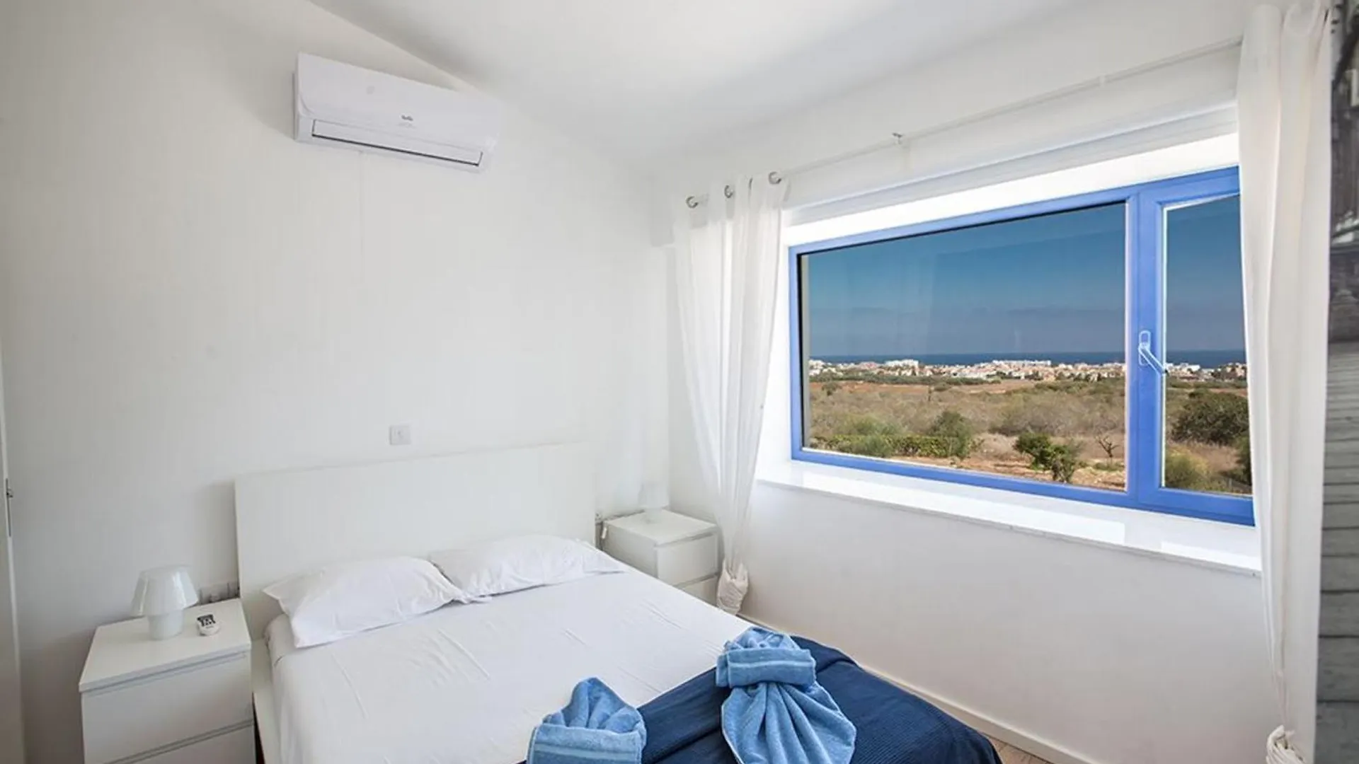 Villa Ioanni Helios - Stunning 4 Bedroom Protaras Villa - Few Minutes Drive To Fig Tree Bay 0*,  Cypern
